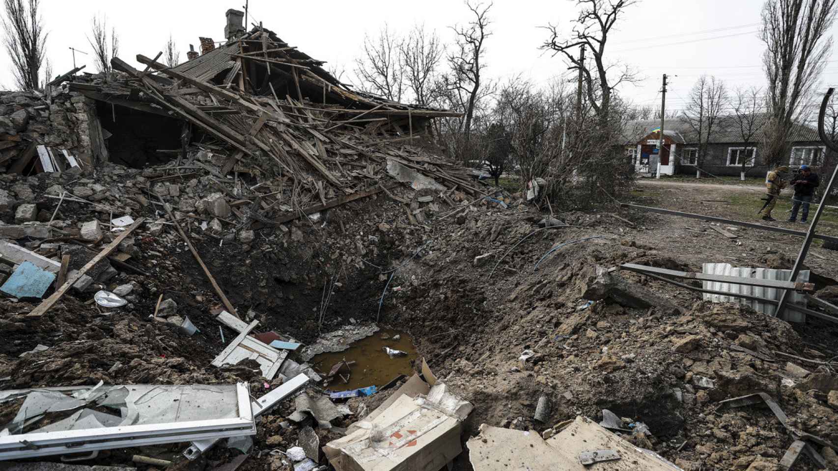 Los bombardeos continúan en las poblaciones cercanas a Mykolaiv (Ucrania). La OTAN acusa a Putin de mentir / EFE - Manuel Bruque