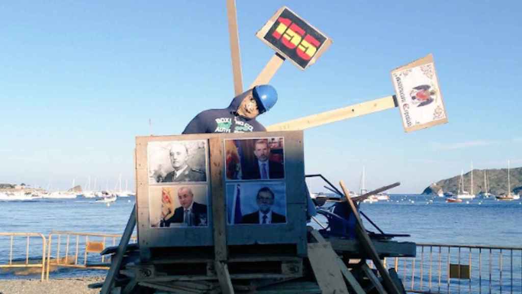 Una foto de una de las hogueras en Cadaqués