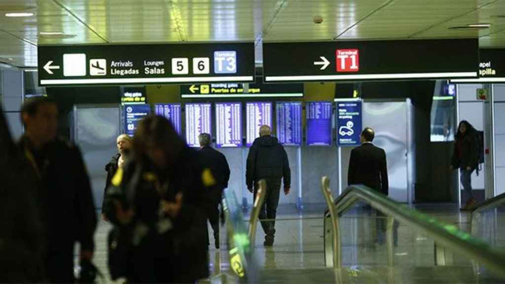 Un juzgado paraliza la huelga parcial de vigilantes de seguridad de Barajas