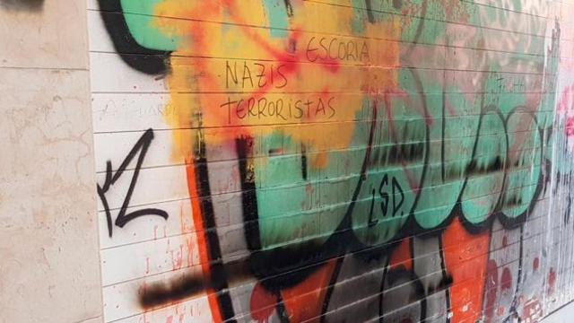 Acto vandálico en la sede nacional de la CUP, situada en la calle Casp de Barcelona / TWITTER