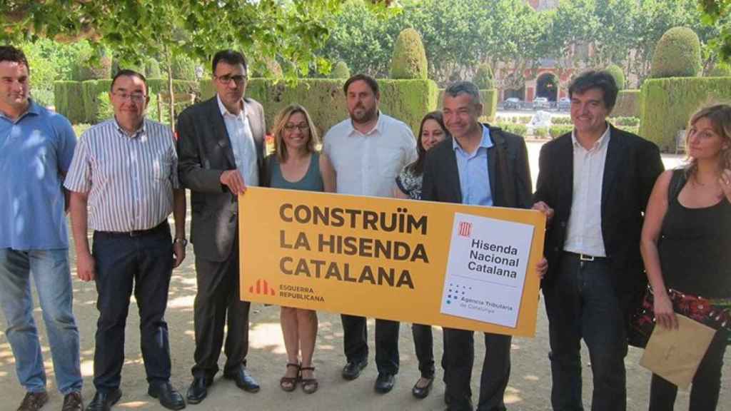 Oriol Junqueras, junto a otros dirigentes de ERC, en un acto en favor de la hacienda catalana / EP