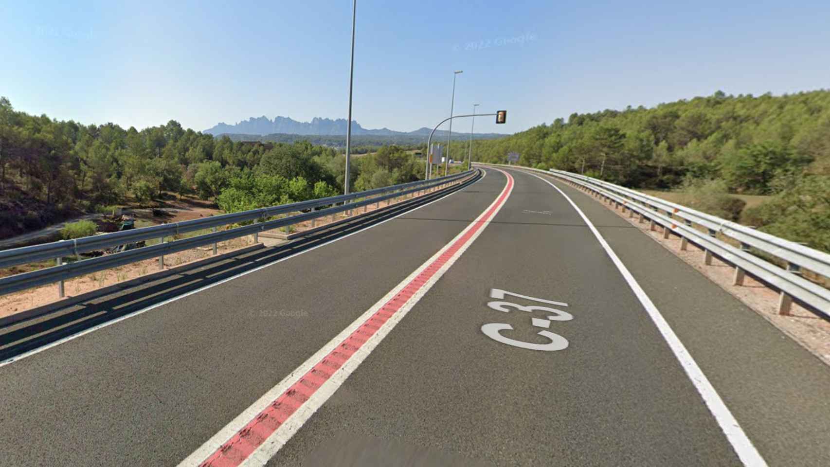 Carretera C-37 a su paso por Manresa, donde ha muerto una mujer en la colisión entre un coche y un camión / GOOGLE STREET VIEW