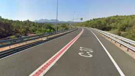 Carretera C-37 a su paso por Manresa, donde ha muerto una mujer en la colisión entre un coche y un camión / GOOGLE STREET VIEW