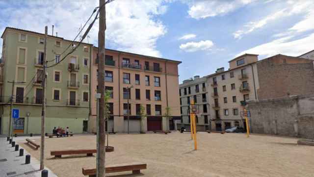 Los vecinos del piso ocupado en la calle Tahones piden que se encuentre una solución / CG