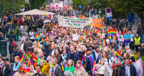 La gente participa en la marcha solidaria organizada por Oslo Pride / EUROPA PRESS