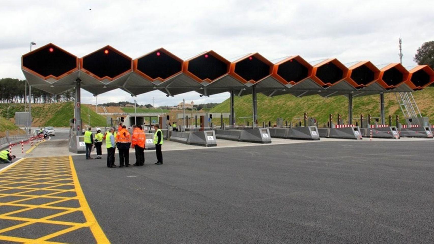 El modelo concesional, puesto en entredicho, preocupa a los empresarios / EP