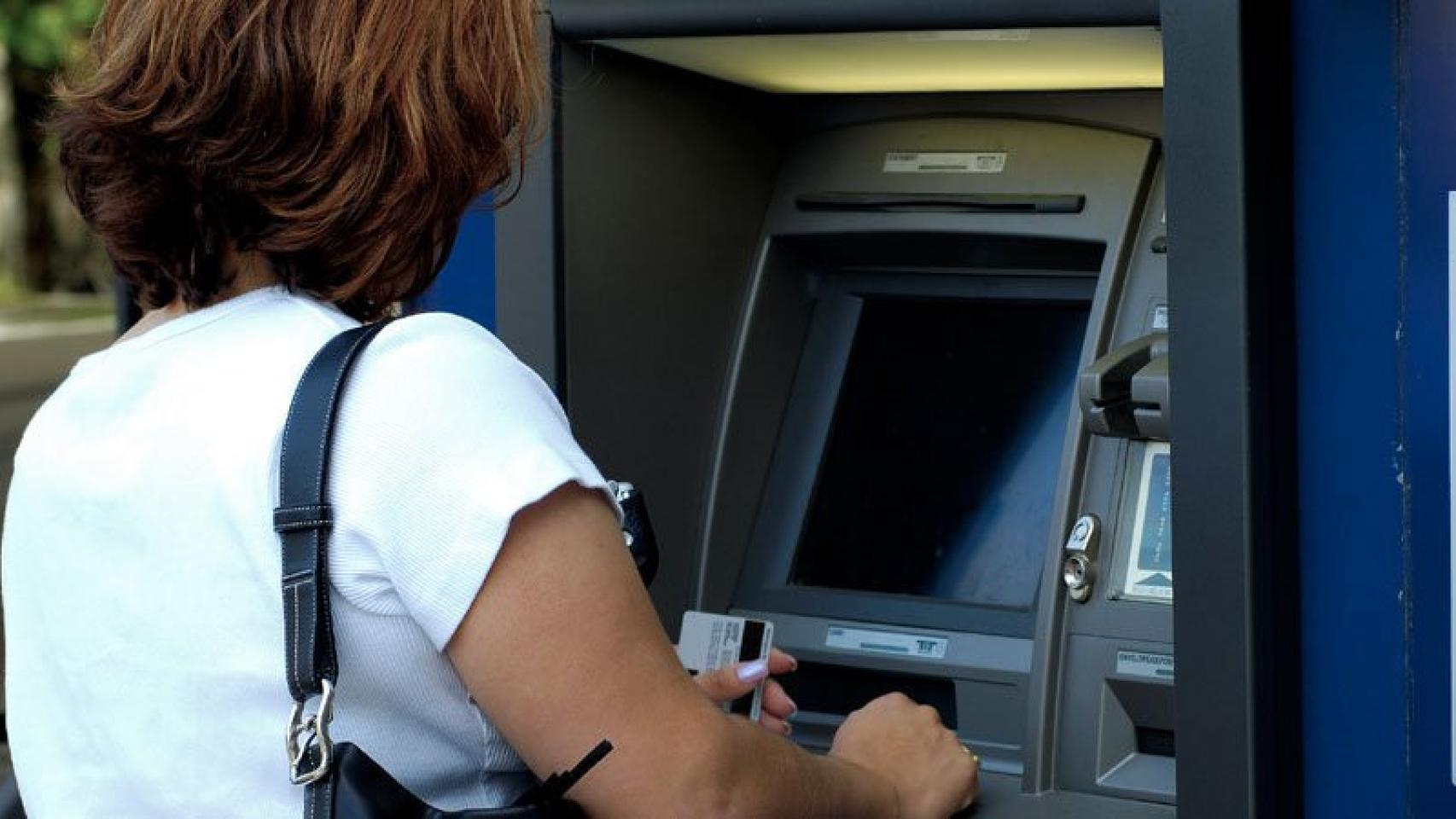 Ausbanc interponía querellas y amenazaba con dilatarlas si los bancos no pagaban.