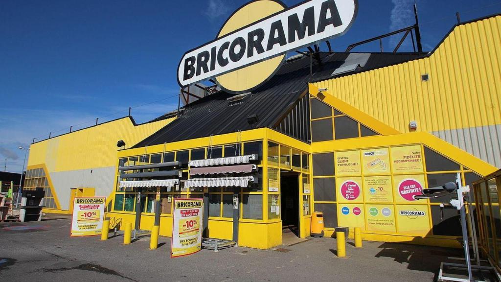Entrada a una de las tiendas Bricorama