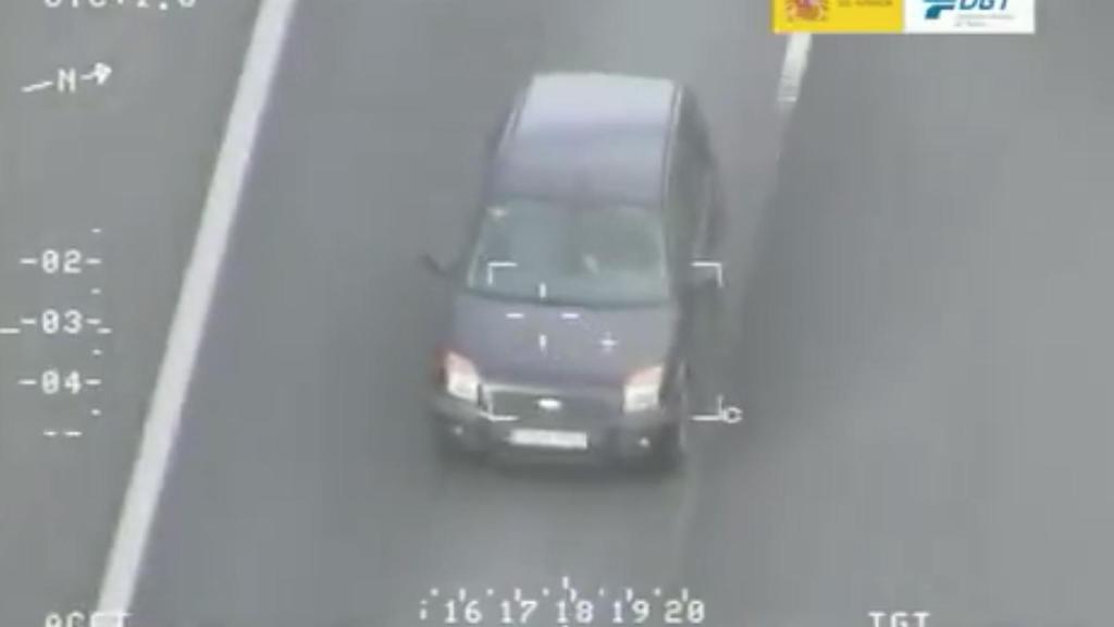 El helicóptero captó las imágenes del conductor