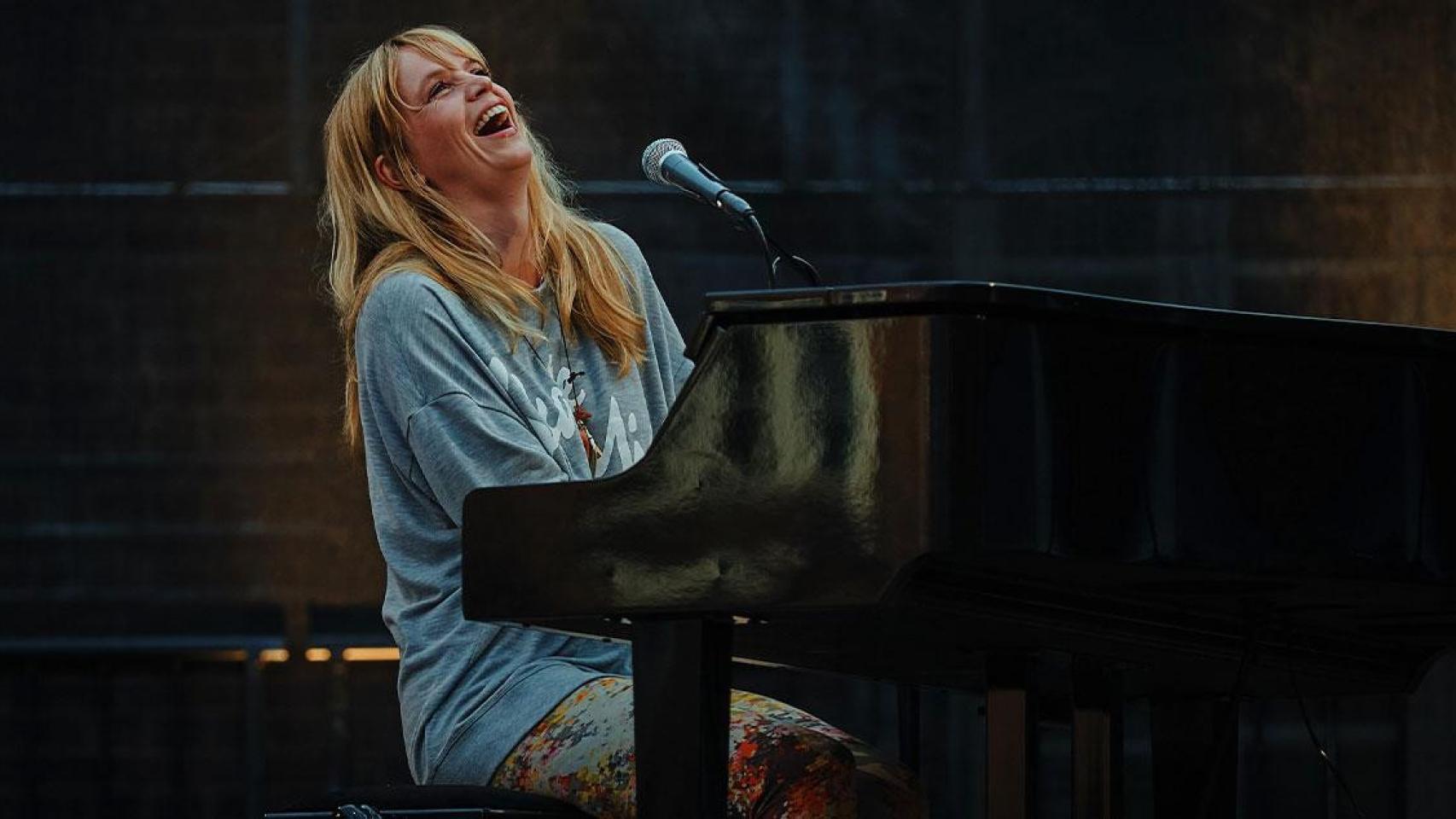 Una de tantas artistas femeninas tocando el piano / UNSPLASH - VIDAR NORDII-MATHISEN