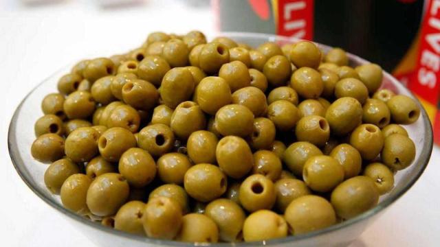 Un plato con aceitunas / EFE