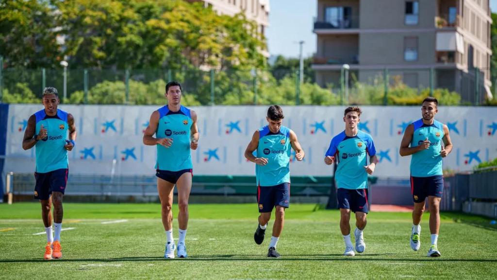 Raphinha, Lewandowski, Pedri, Gavi y Éric García, en un entrenamiento del Barça en la previa de la Champions / FCB