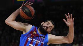 Mirotic anota para el Barça ante el Real Madrid / EFE