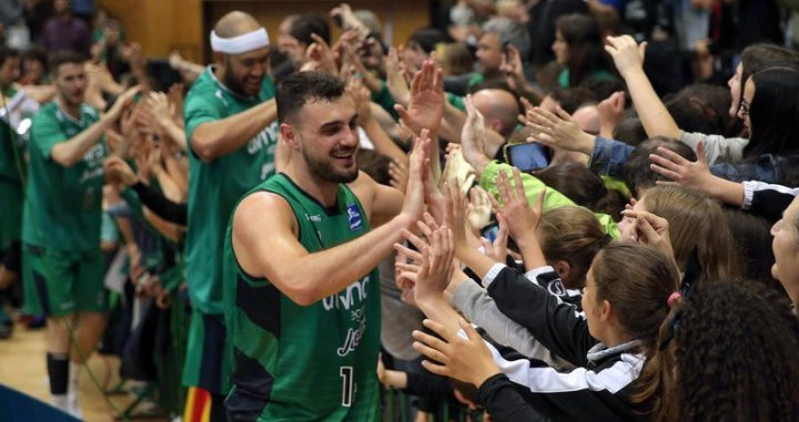 Una foto de archivo de los jugadores del Joventut Badalona / EFE