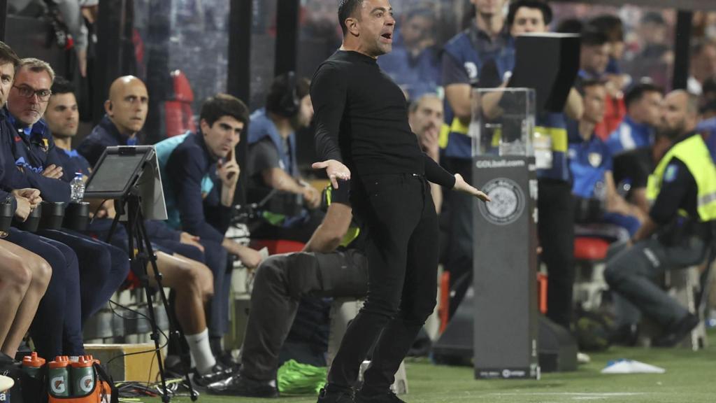 Xavi se desespera en Vallecas / EFE