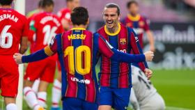 Messi y Griezmann celebrando el gol contra el Granada / FC Barcelona