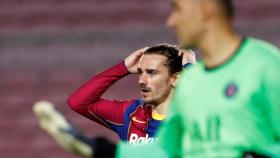 Griezmann, lamentando una acción contra el PSG | EFE