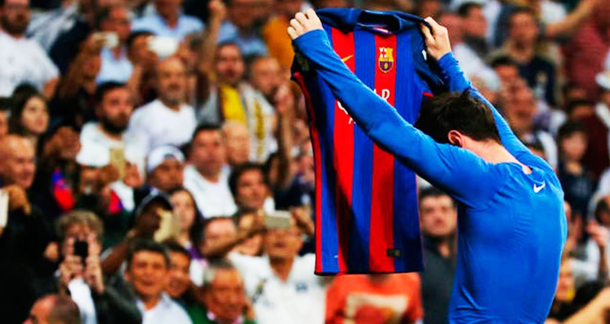 Messi exhibe su camiseta en el Bernabéu / FCB