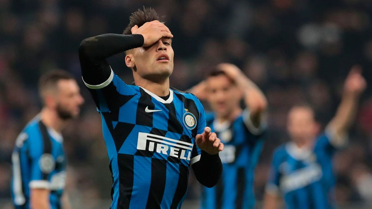 Lautaro Martínez, lamentándose en un partido con el Inter | EFE