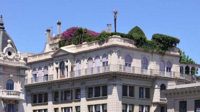 Terraza ajardinada de la Casa Cambó, uno de los jardines urbanos más espectaculares de Barcelona / WIKIPEDIA