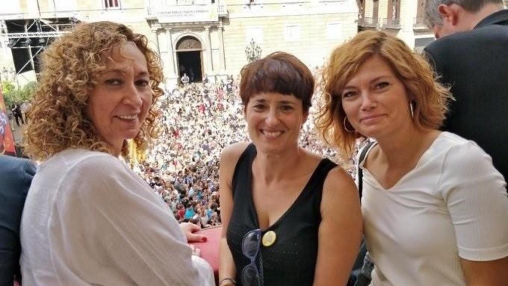 La consellera Ester Capella, la concejal Eva Baró y la concejal Elisenda Alamany