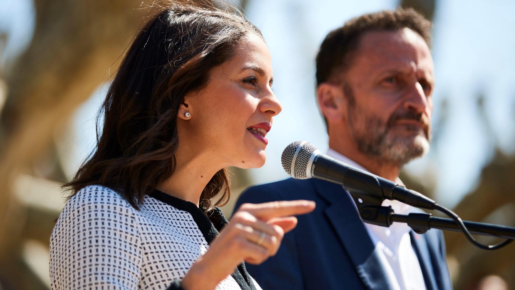 La líder de Ciudadanos de Cataluña y portavoz nacional del partido, Inés Arrimadas, acompañada por Edmundo Bal / EFE