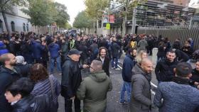 Mossos se concentran frente a la Consejería de Interior contra los recortes del Govern / TWITTER