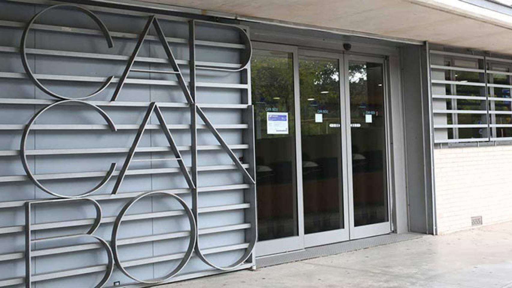 Fachada del CAP Can Bou de Castelldefels (Barcelona) que ha sido seleccionado para acoger el referéndum del 1-O / CG