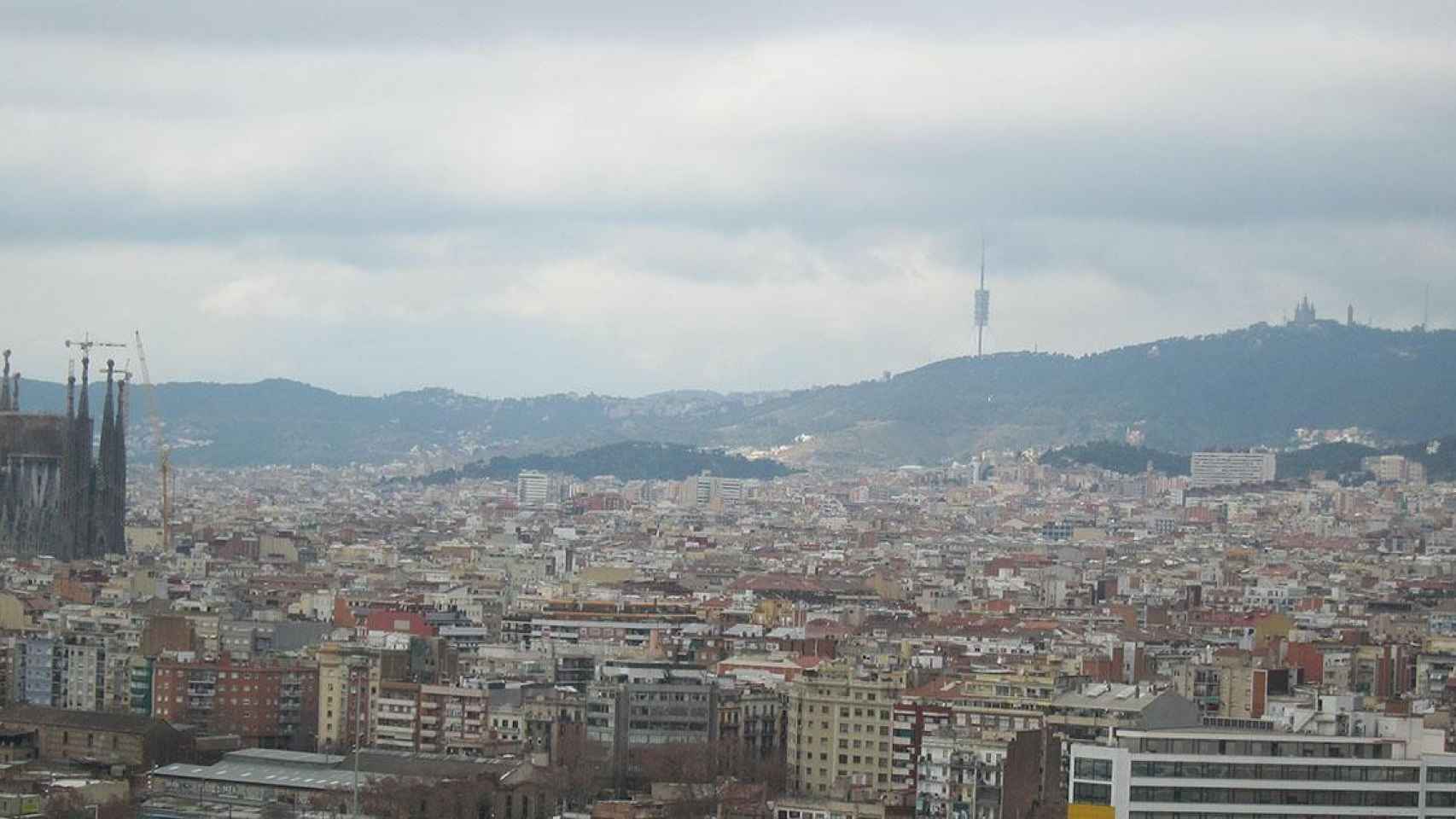 Cielos encapotados sobre Barcelona / EP