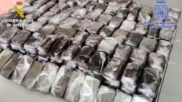 Fardos de droga incautados en Barcelona que tenían como destino Ibiza / INTERIOR