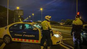 Un control de Mossos d'Esquadra para evitar desplazamientos a segundas residencias / MOSSOS
