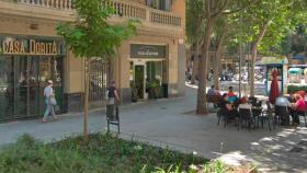 El local donde un mosso ha sido apuñalado en el pie / GOOGLE