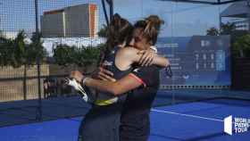 Dos jugadoras de pádel en la competición World Padel Tour / WORLD PADEL TOUR