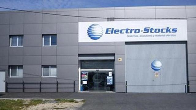Entrada a una nave del Grupo Electro Stocks.