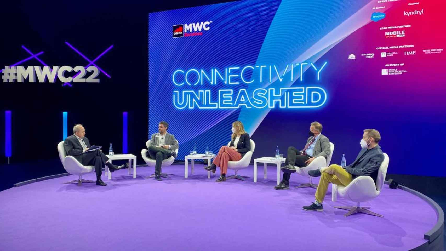 El panel del Mobile sobre el futuro de los vuelos y de los viajes intermodales / VR - CG