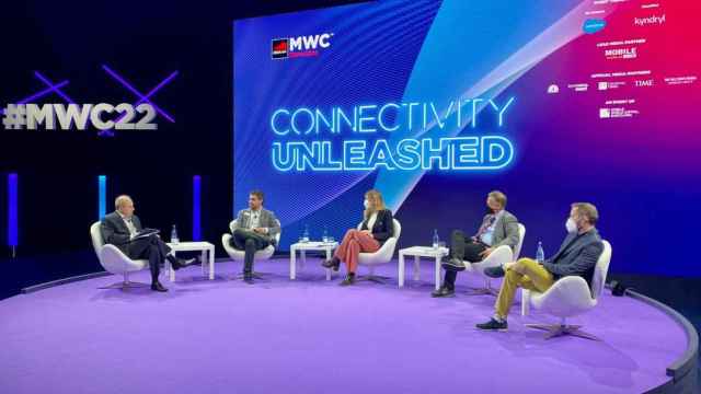 El panel del Mobile sobre el futuro de los vuelos y de los viajes intermodales / VR - CG