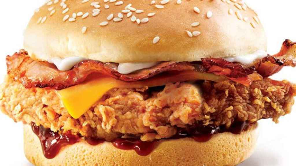 Hamburguesa de la cadena de comida rápida KFC / KFC