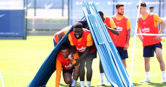 La curiosa imagen de la rodilla de Samuel Umtiti / REDES