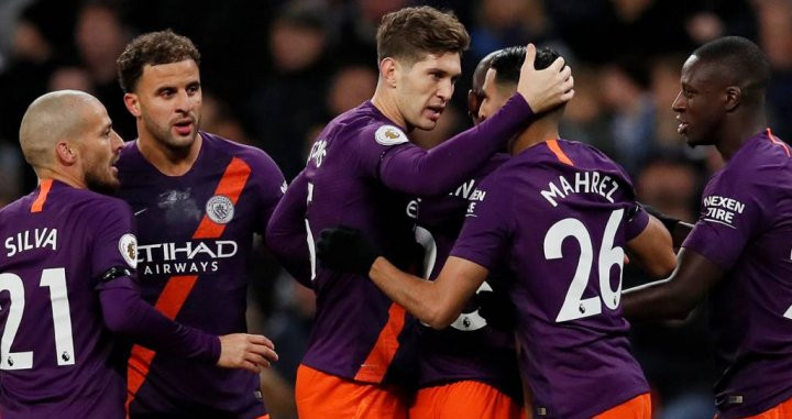 Silva, Walker, Stones, Mahrez y Mendy celebrando un gol del City / EFE