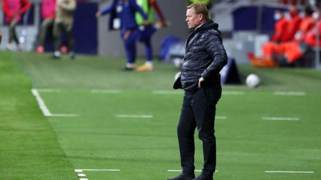 Koeman durante el partido en el Wanda Metropolitano contra el Atlético / FC Barcelona
