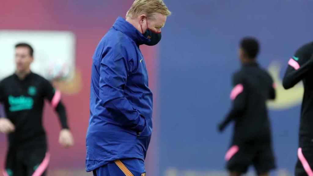 Ronald Koeman, en un entrenamiento del Barça | FCB