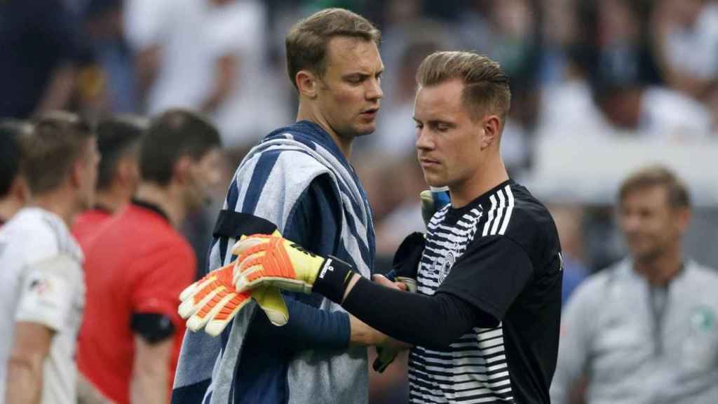 Manuel Neuer y Ter Stegen en un partido con Alemania / EFE