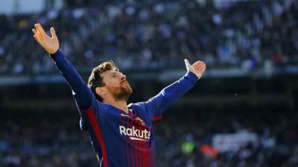 Messi celebra ante el Bernabéu uno de sus goles/ EFE