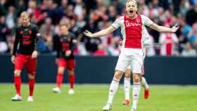 Donny van de Beek celebra un gol con el Ajax / EFE