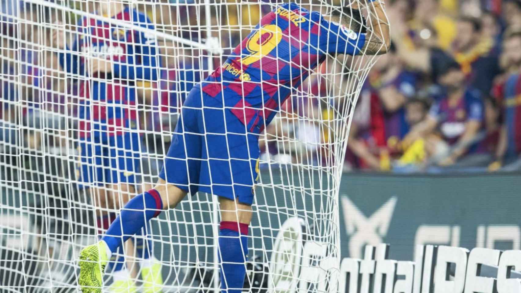 Una foto de Luis Suárez lamentando una ocasión ante el Villarreal / FCB