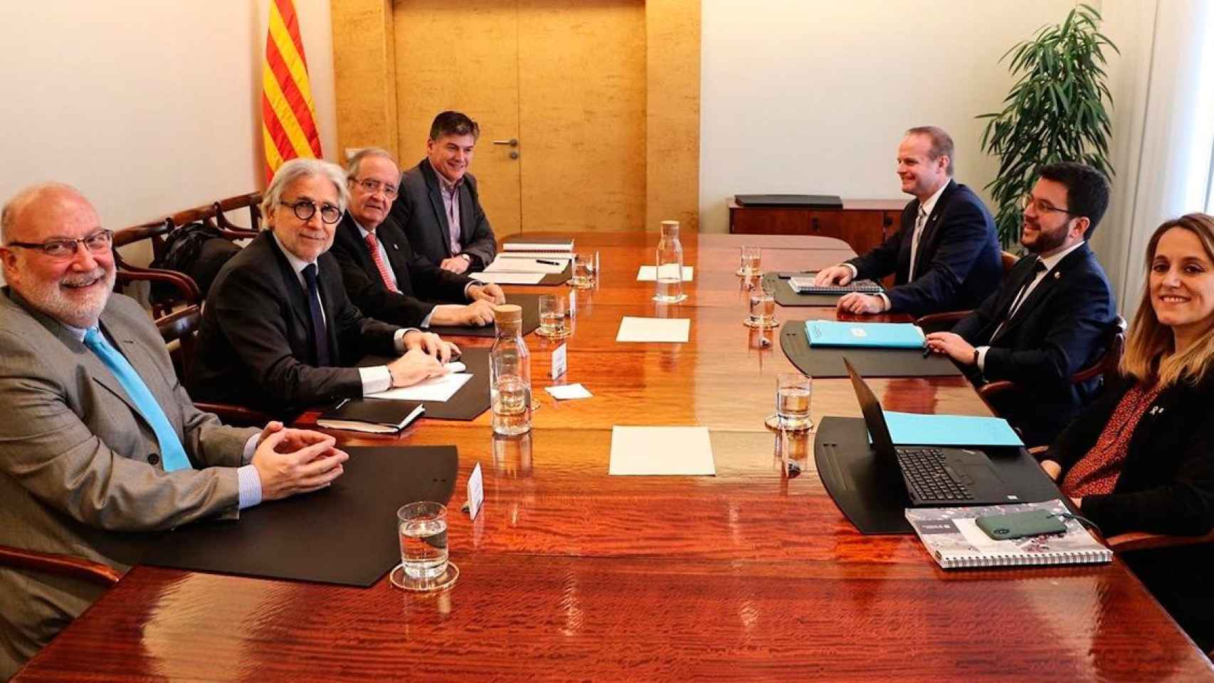 Representantes de las patronales Pimec y Foment del Treball en una reunión con el vicepresidente y conseller de Economía y Hacienda de la Generalitat, Pere Aragonès, y su equipo / EP