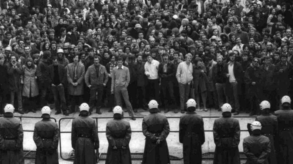 Una manifestación obreros y estudiantes en París durante Mayo de 1968