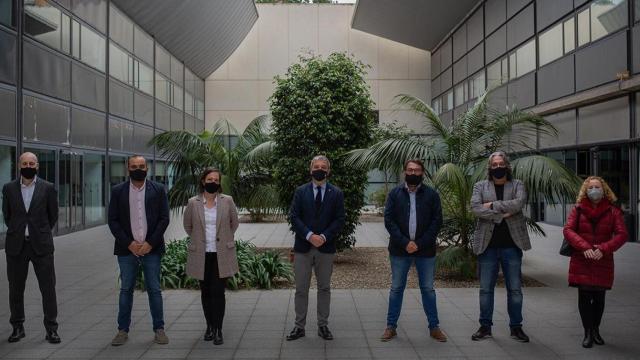 Jaume Collboni, primer teniente de alcalde de Barcelona (en el centro) durante el acto organizado con motivo del Día del Trabajo / EP