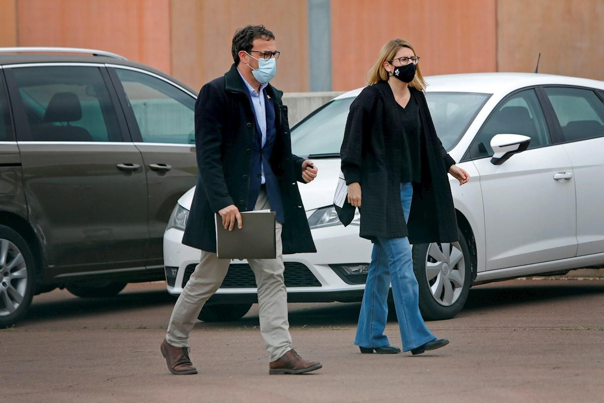 Josep Rius y Elsa Artadi, de JxCat, a su llegada a la cárcel de Lledoners / EP