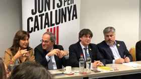 Laura Borràs, Quim Torra, Carles Puigdemont y Albert Batet, en una reunión de JxCat en Bruselas / EFE